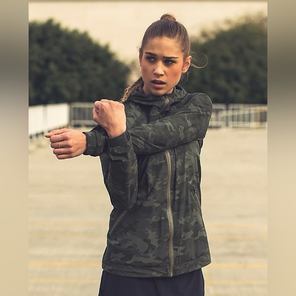 Lululemon Camo Windbreaker Jacket - Picture 4 of 4